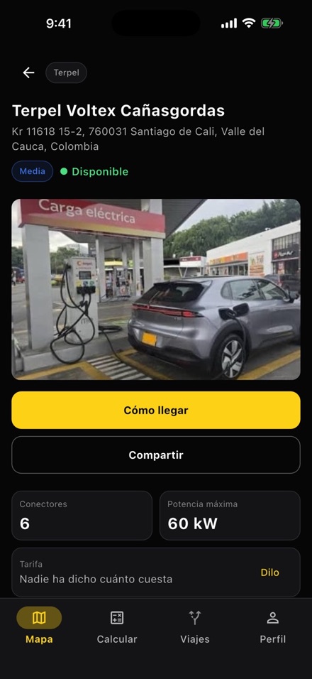 Ficha de un punto de carga con foto, conectores y potencia